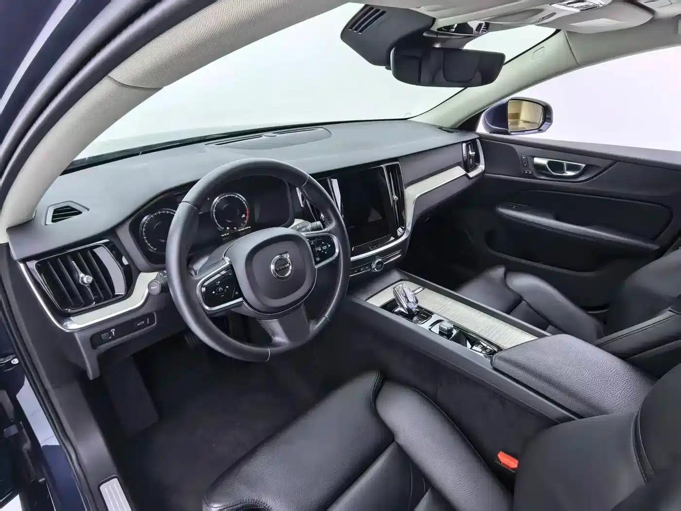 2022 Volvo S60 B4 Smart Luxury Edition — миниатюра 17