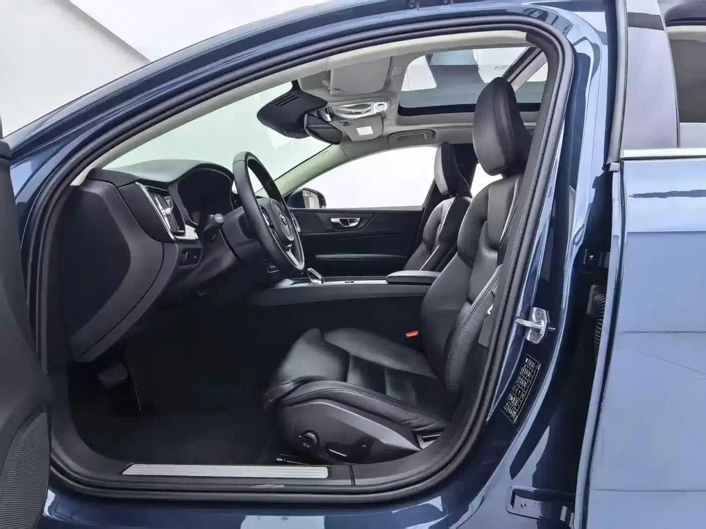 2022 Volvo S60 B4 Smart Luxury Edition — миниатюра 18