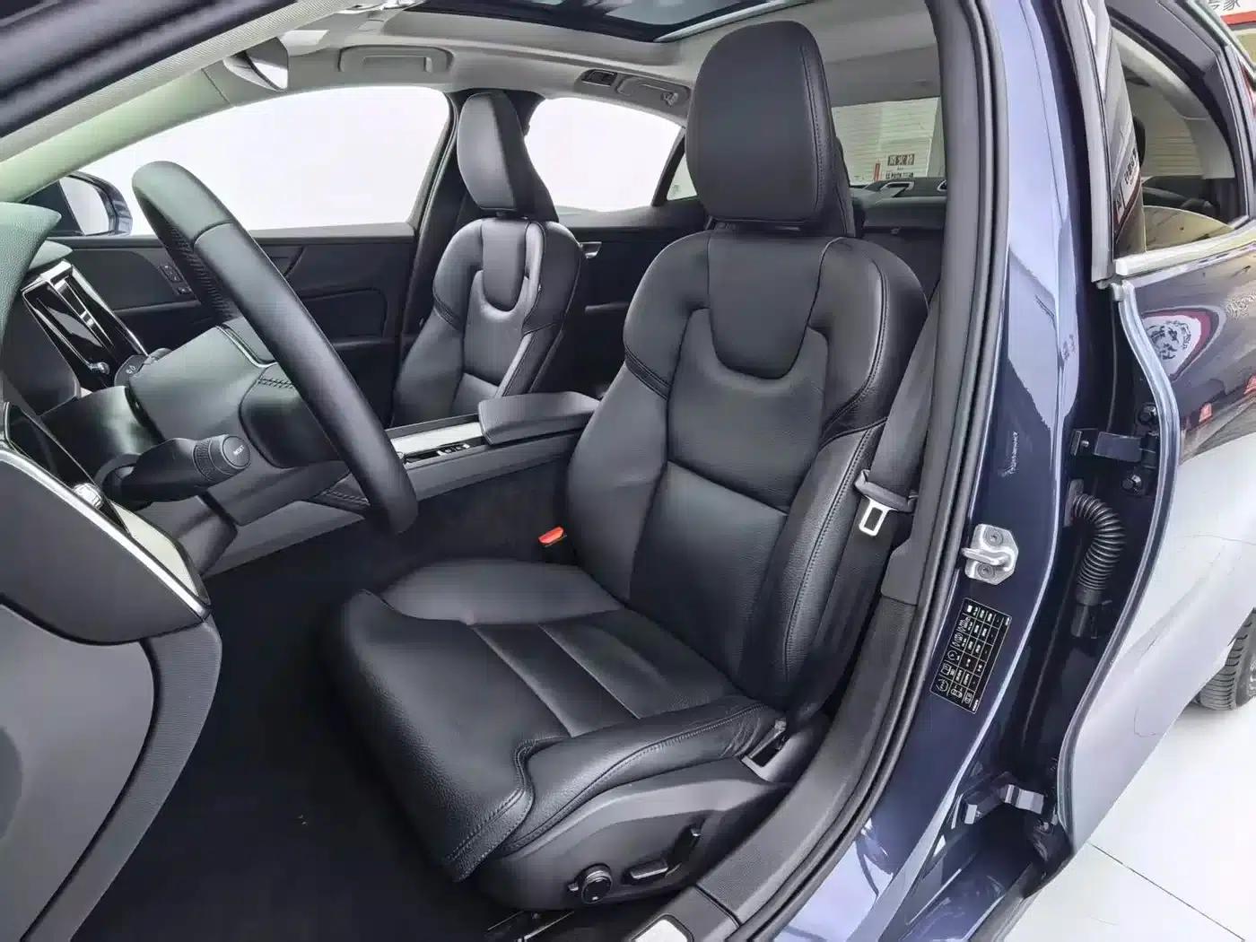 2022 Volvo S60 B4 Smart Luxury Edition — миниатюра 19