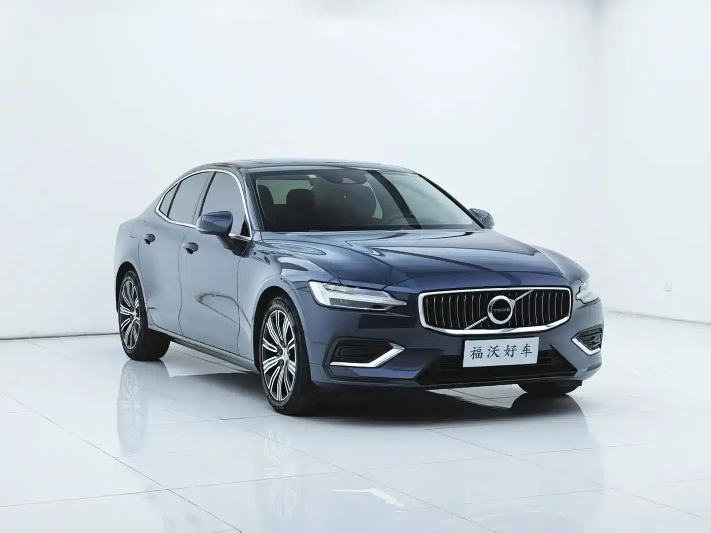 2022 Volvo S60 B4 Smart Luxury Edition — миниатюра 3