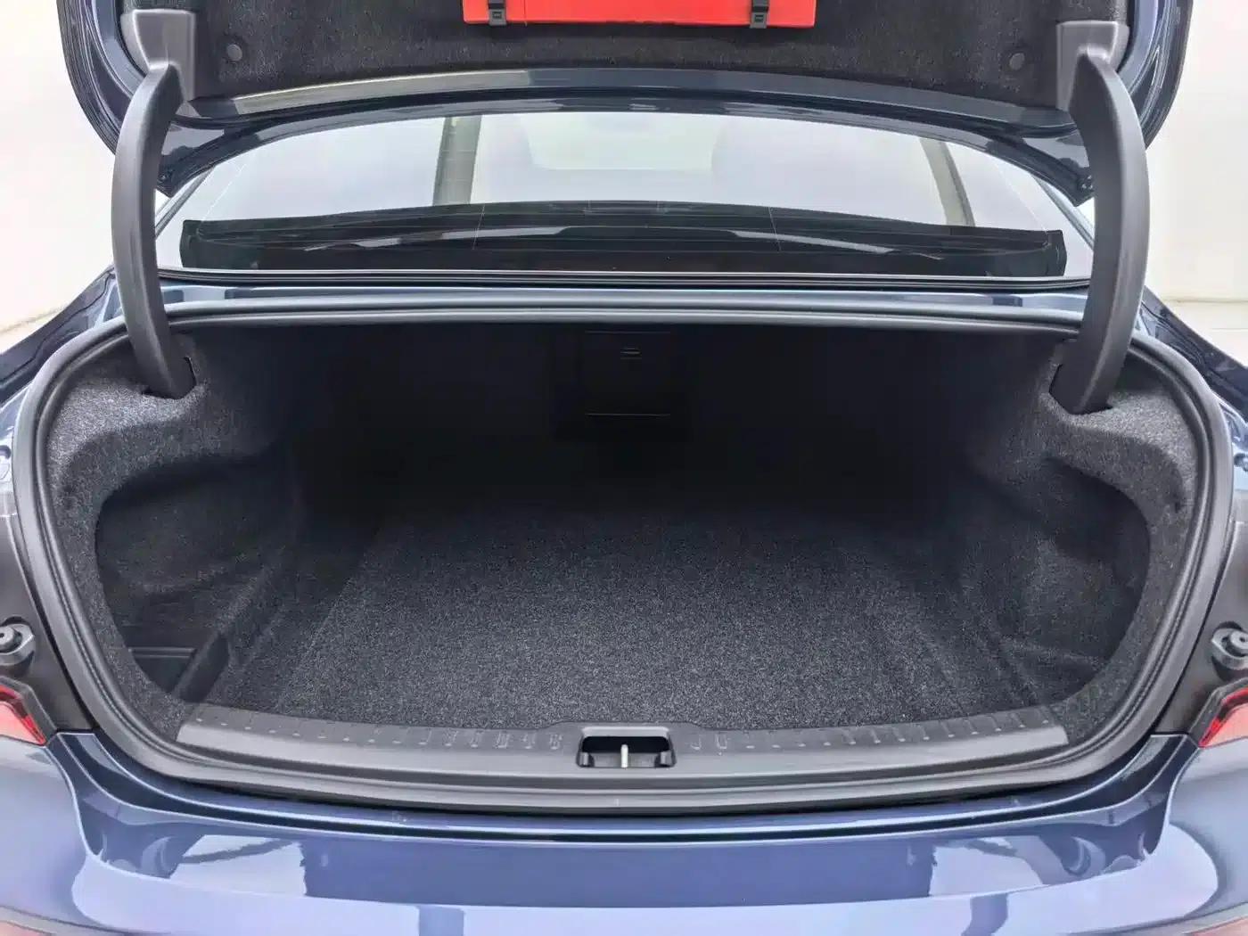 2022 Volvo S60 B4 Smart Luxury Edition — миниатюра 27