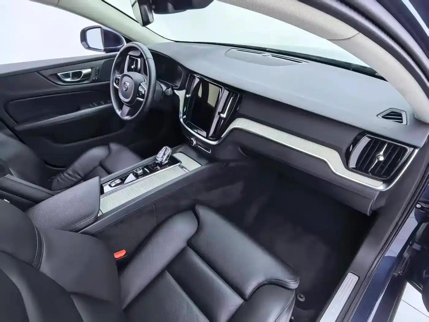 2022 Volvo S60 B4 Smart Luxury Edition — миниатюра 6