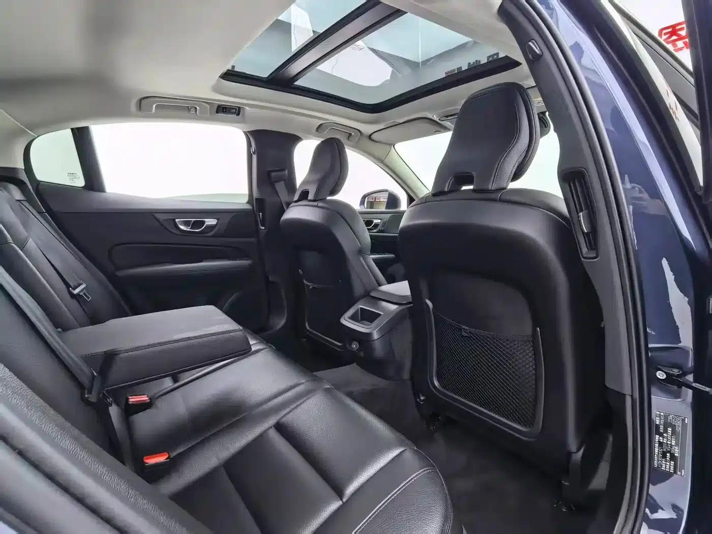 2022 Volvo S60 B4 Smart Luxury Edition — миниатюра 9