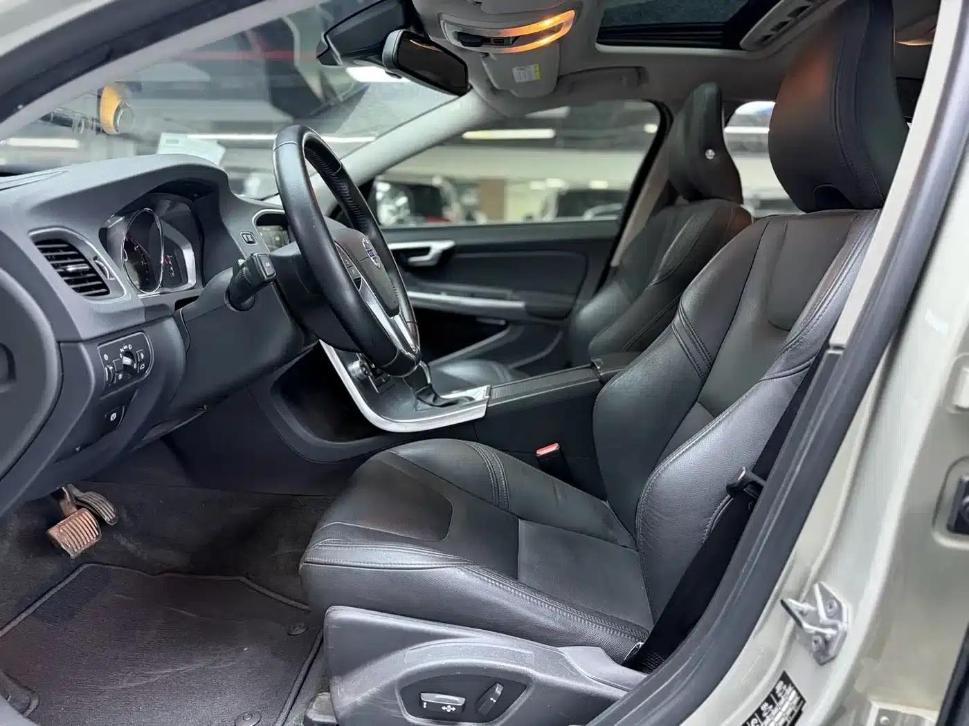 2017 Volvo S60 S60L T5 Smart Edition — миниатюра 3