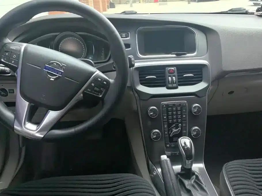 Volvo V40 2013 2.0T Smart Edition — миниатюра 12