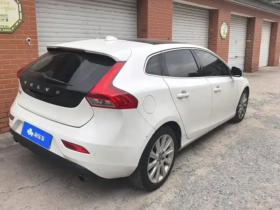 Volvo V40 2013 2.0T Smart Edition — миниатюра 3