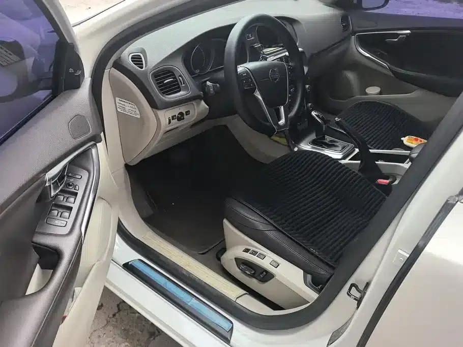 Volvo V40 2013 2.0T Smart Edition — миниатюра 9