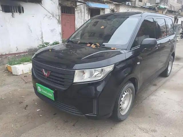Wuling Hongguang PLUS 2019 1.5T Manual Standard Version 7 Seats