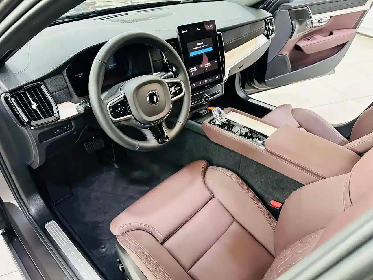 2026 Volvo S90 Plug-in Hybrid, All-Wheel Drive, Long Range, Inscription Luxury Edition — миниатюра 11