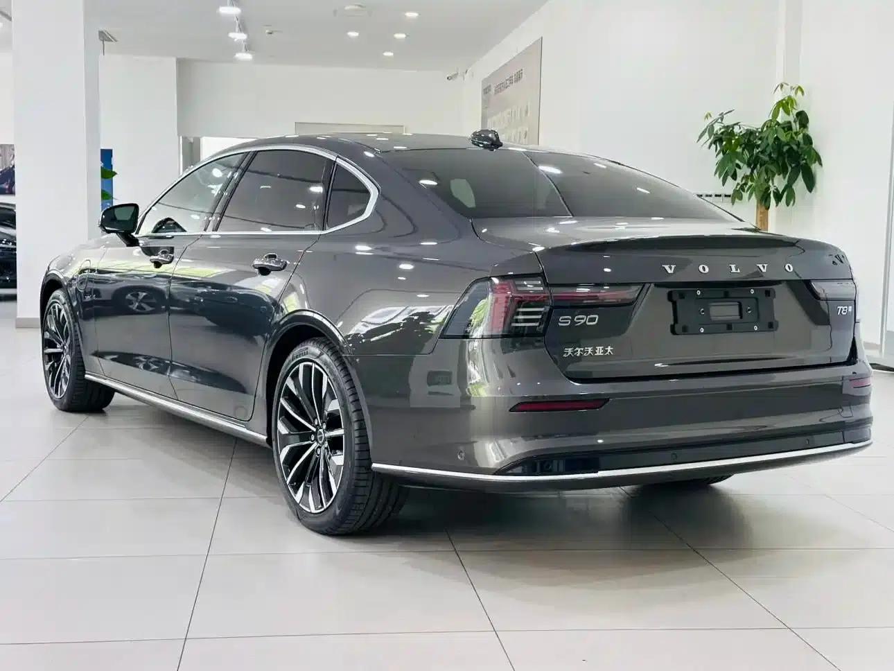 2026 Volvo S90 Plug-in Hybrid, All-Wheel Drive, Long Range, Inscription Luxury Edition — миниатюра 17