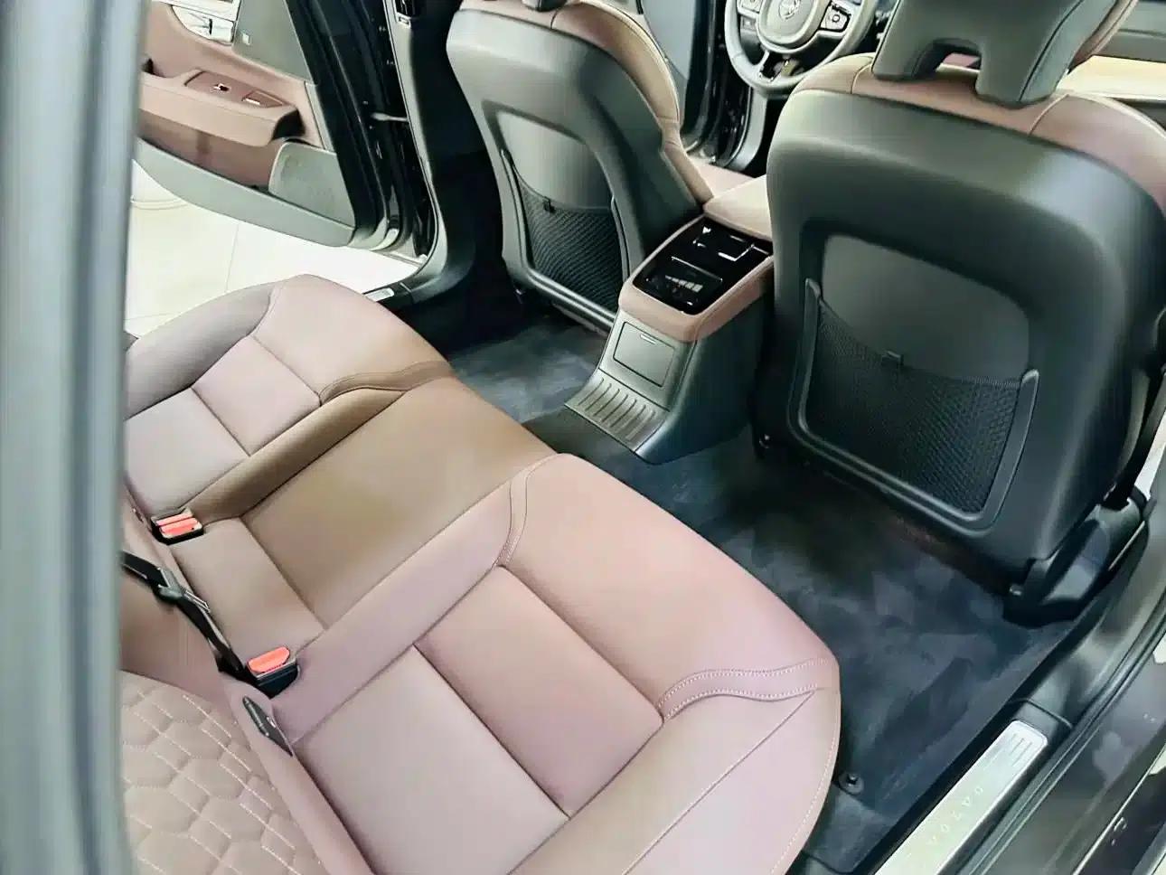 2026 Volvo S90 Plug-in Hybrid, All-Wheel Drive, Long Range, Inscription Luxury Edition — миниатюра 6