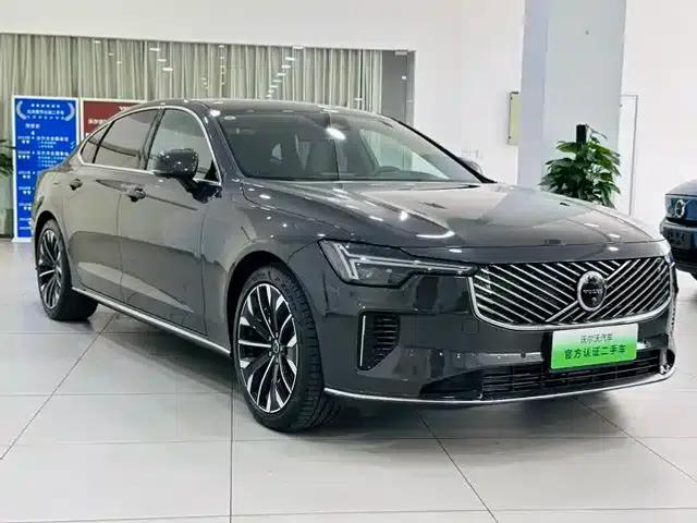 2026 Volvo S90 Plug-in Hybrid, All-Wheel Drive, Long Range, Inscription Luxury Edition
