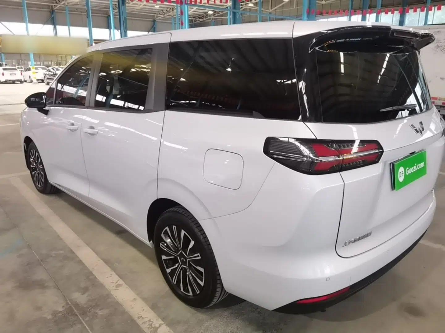 Wuling Starlight 730 2025 Model Plug-in Hybrid 125km Luxury Edition — миниатюра 4