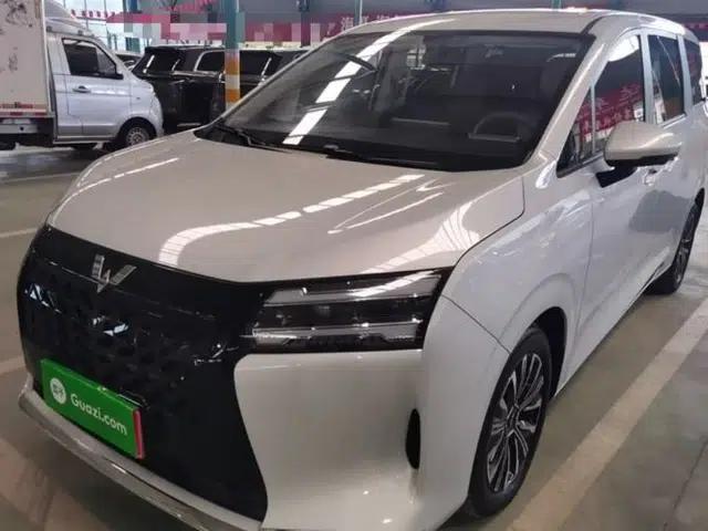 Wuling Starlight 730 2025 Model Plug-in Hybrid 125km Luxury Edition