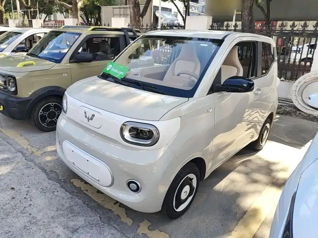 Hongguang MINIEV 2024 Third Generation 215km/h Youth Edition — миниатюра 2
