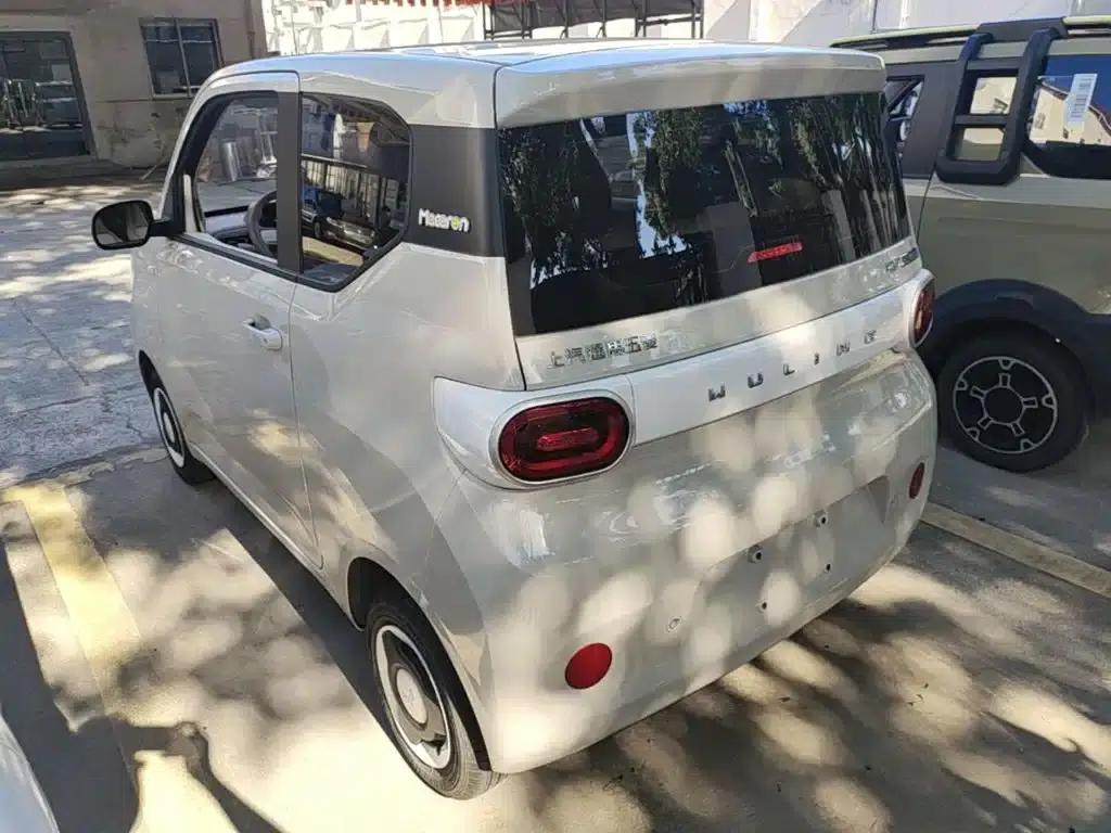 Hongguang MINIEV 2024 Third Generation 215km/h Youth Edition — миниатюра 5