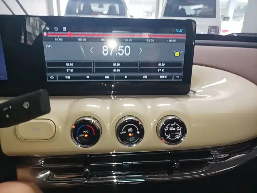 Wuling Bingo 2023 Model, 333km/h, Fast Enjoyment Edition — миниатюра 13