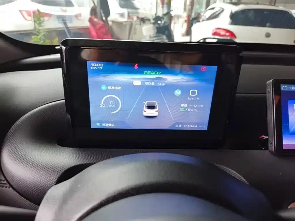 Wuling Bingo 2023 Model, 203km/h, Light Enjoyment Edition — миниатюра 12