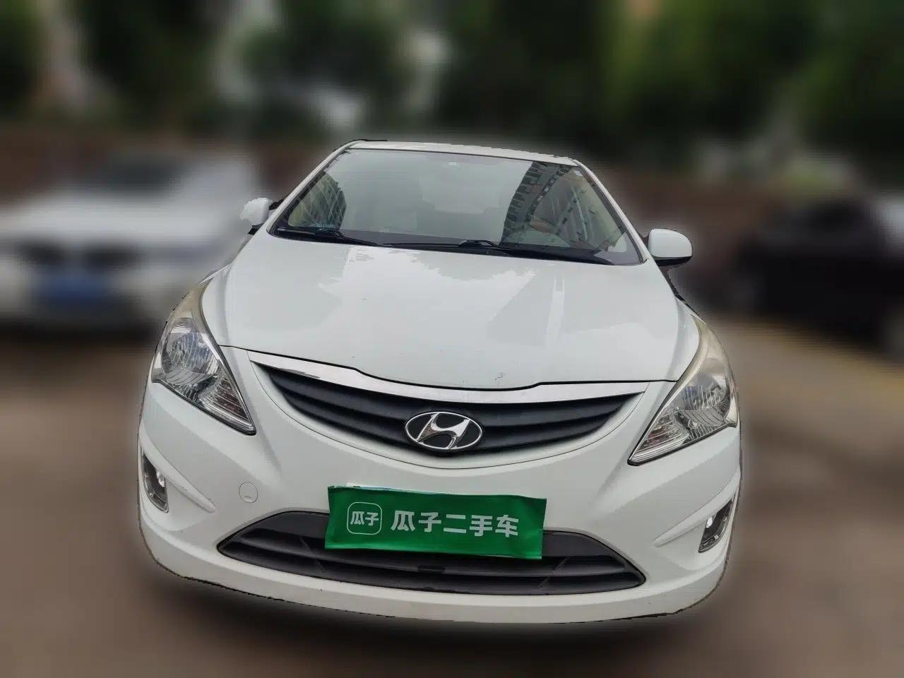 Hyundai Verna (older generation) 2010 Sedan 1.4L Automatic Comfort Model GS — миниатюра 2