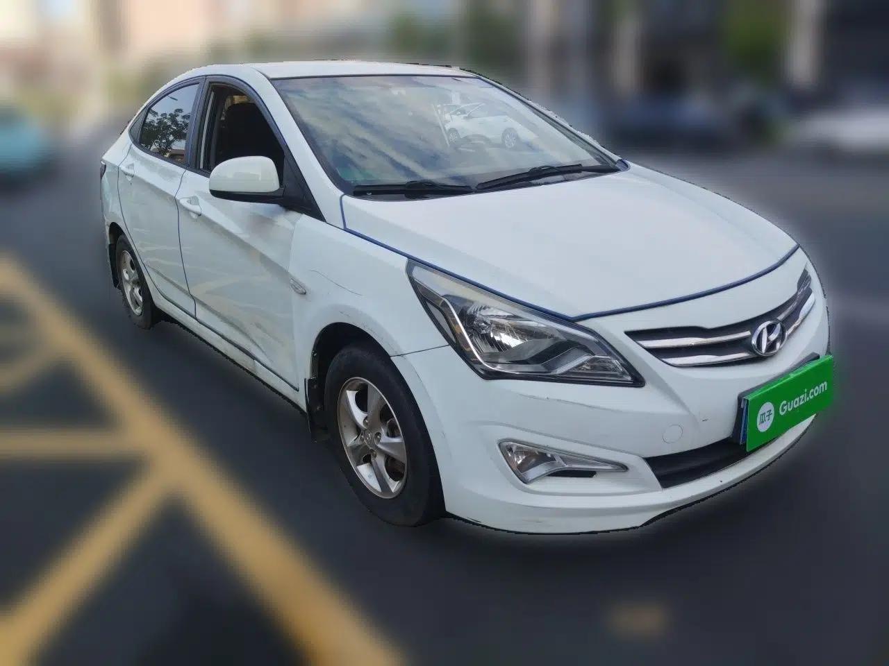 Hyundai Verna (older generation) 2014 1.4L Automatic Smart GLS — миниатюра 3
