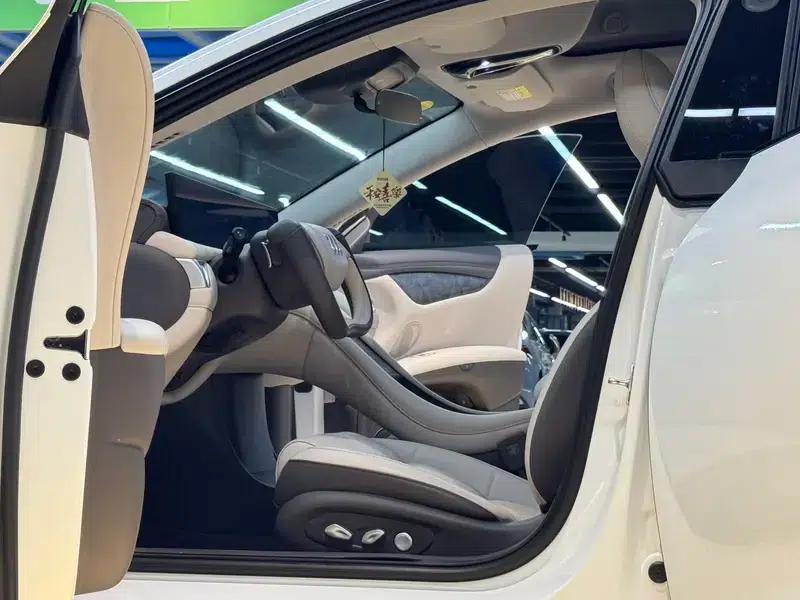 Zhiji L6 2024 Max Standard Edition 75kWh — миниатюра 26