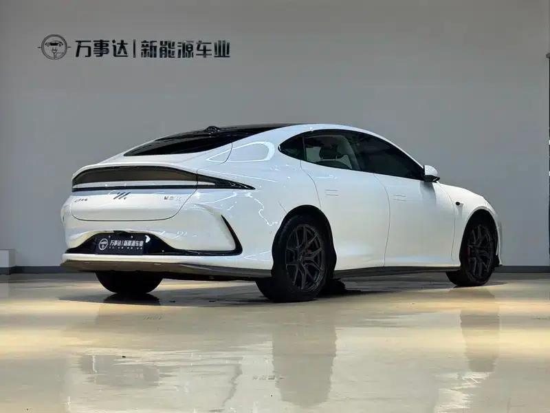 Zhiji L6 2024 Max Standard Edition 75kWh — миниатюра 5