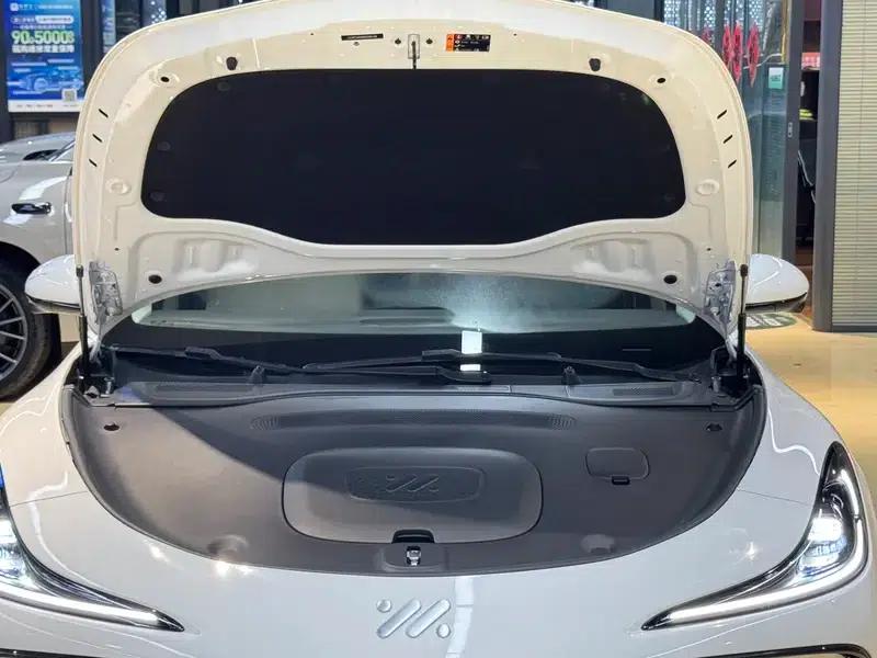 Zhiji L6 2024 Max Standard Edition 75kWh — миниатюра 6