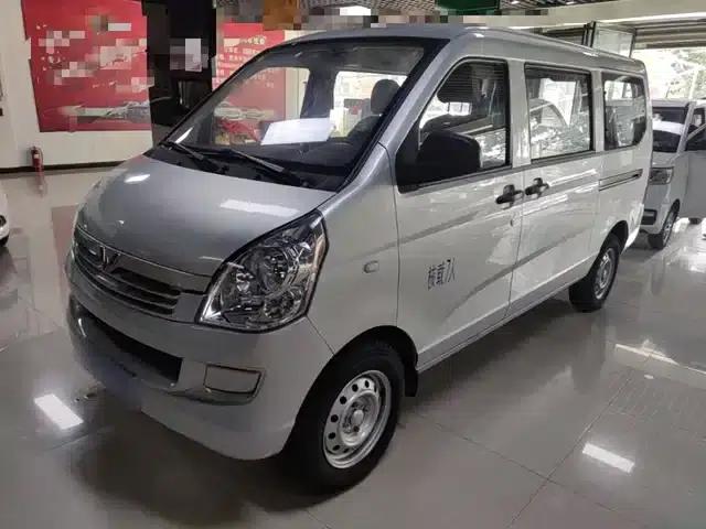 Wuling Rongguang S 2023 1.5L Basic Model 5/7 Seats