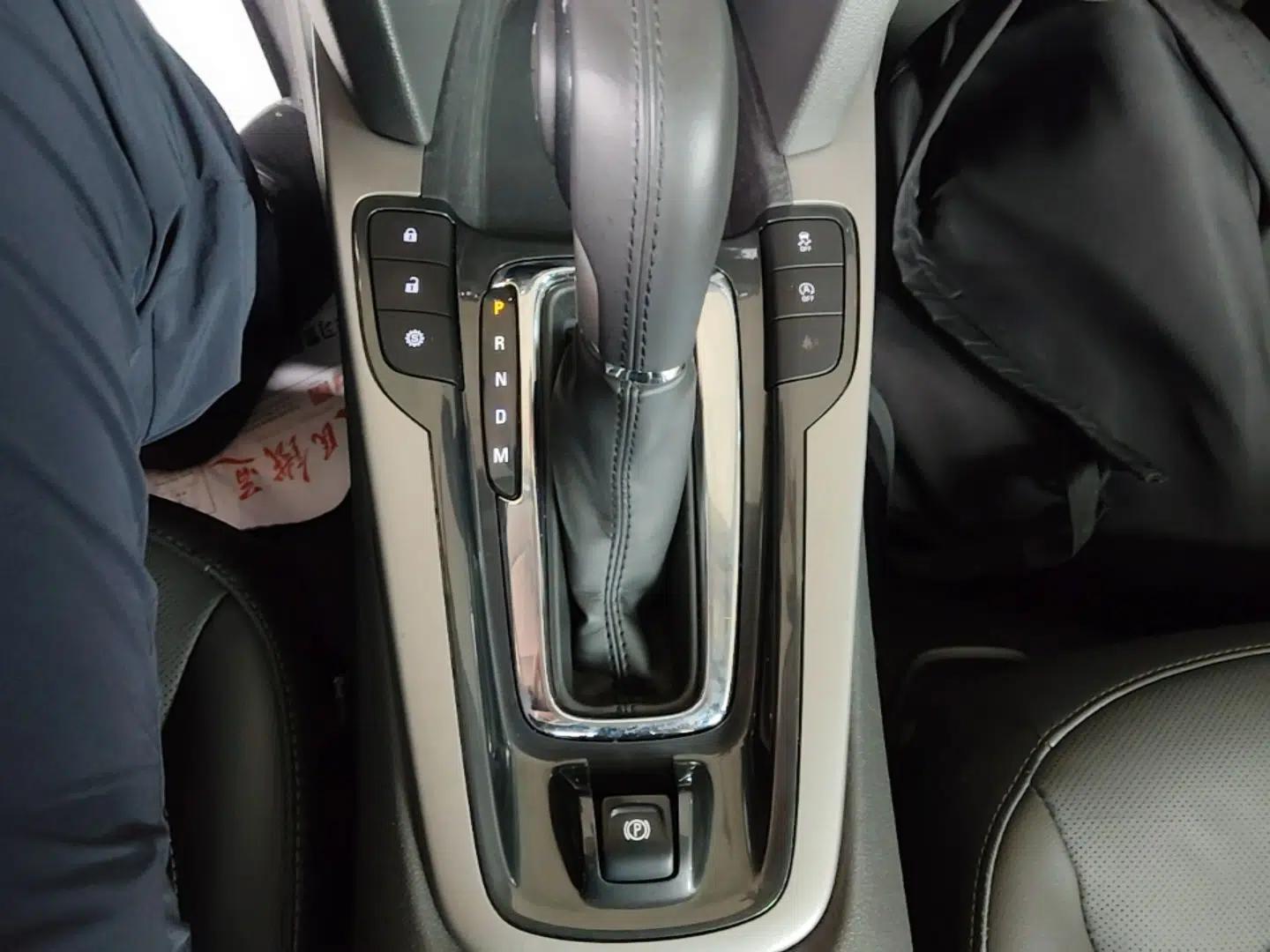 Chevrolet Malibu 2018 530T Automatic Luxury Edition — миниатюра 16