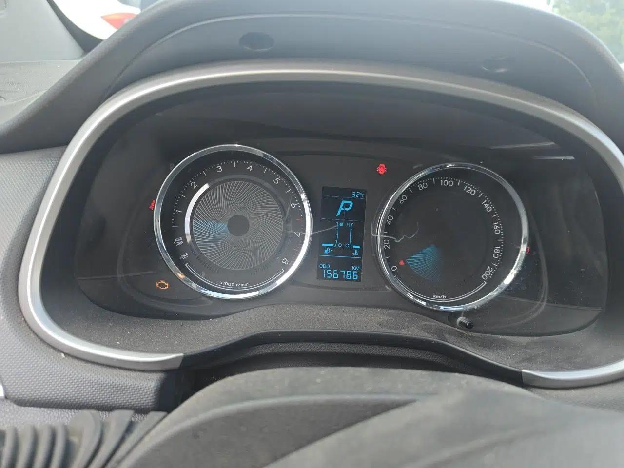 Chevrolet Lova RV 2016 1.5L Automatic Smart Drive Edition — миниатюра 11