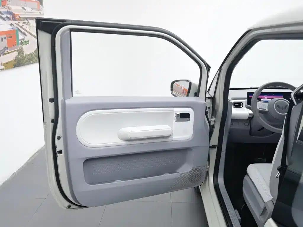 Wuling Air ev Clear Sky 2023 Model, Four-Seat - Advanced Edition — миниатюра 8