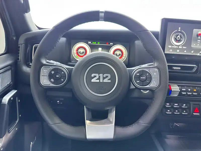 212 T01 2024 Model 2.0T Changfeng Edition — миниатюра 16