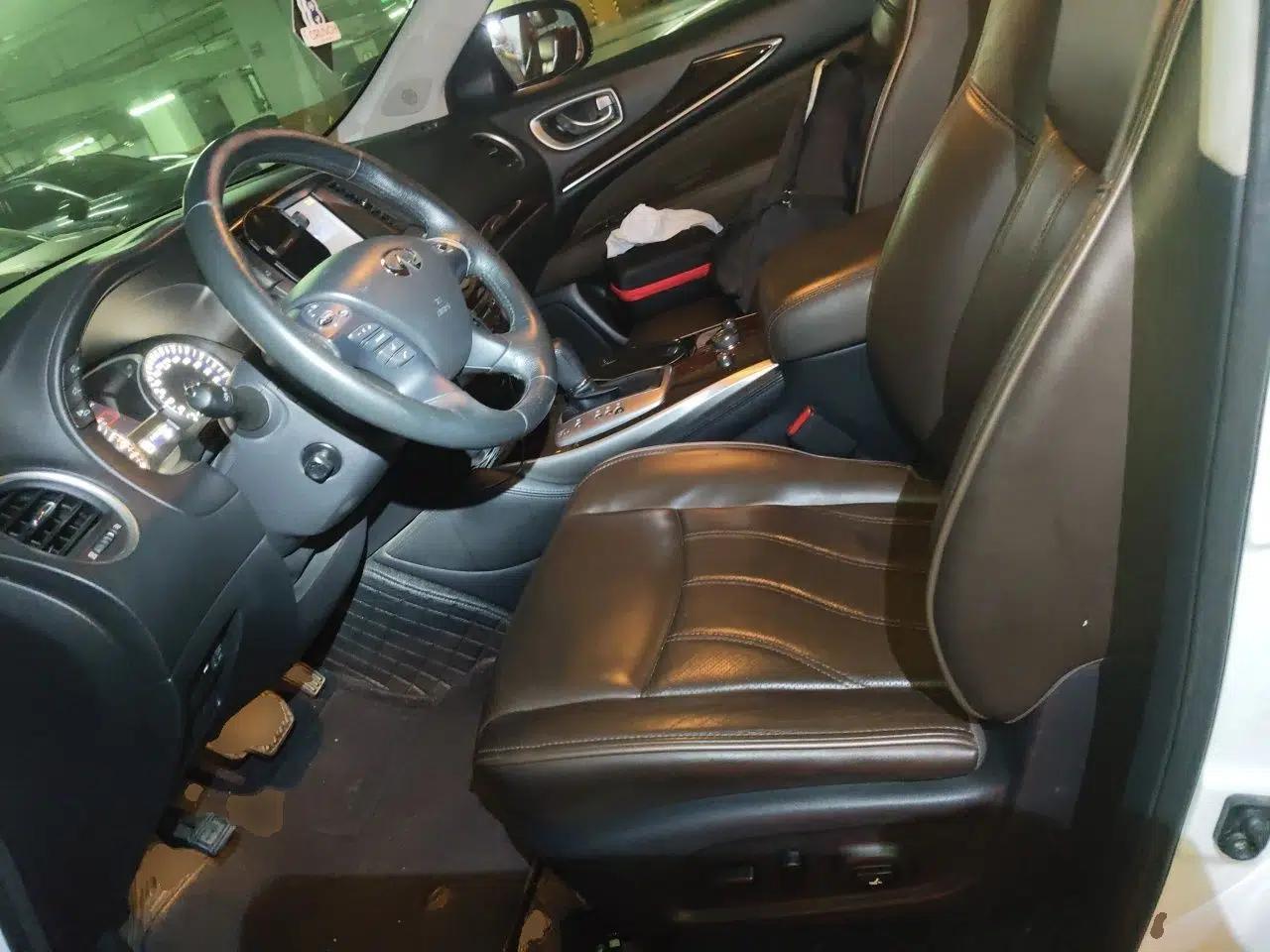 Infiniti QX60 2014 2.5 S/C Hybrid Two-Wheel Drive Excellence Edition — миниатюра 15