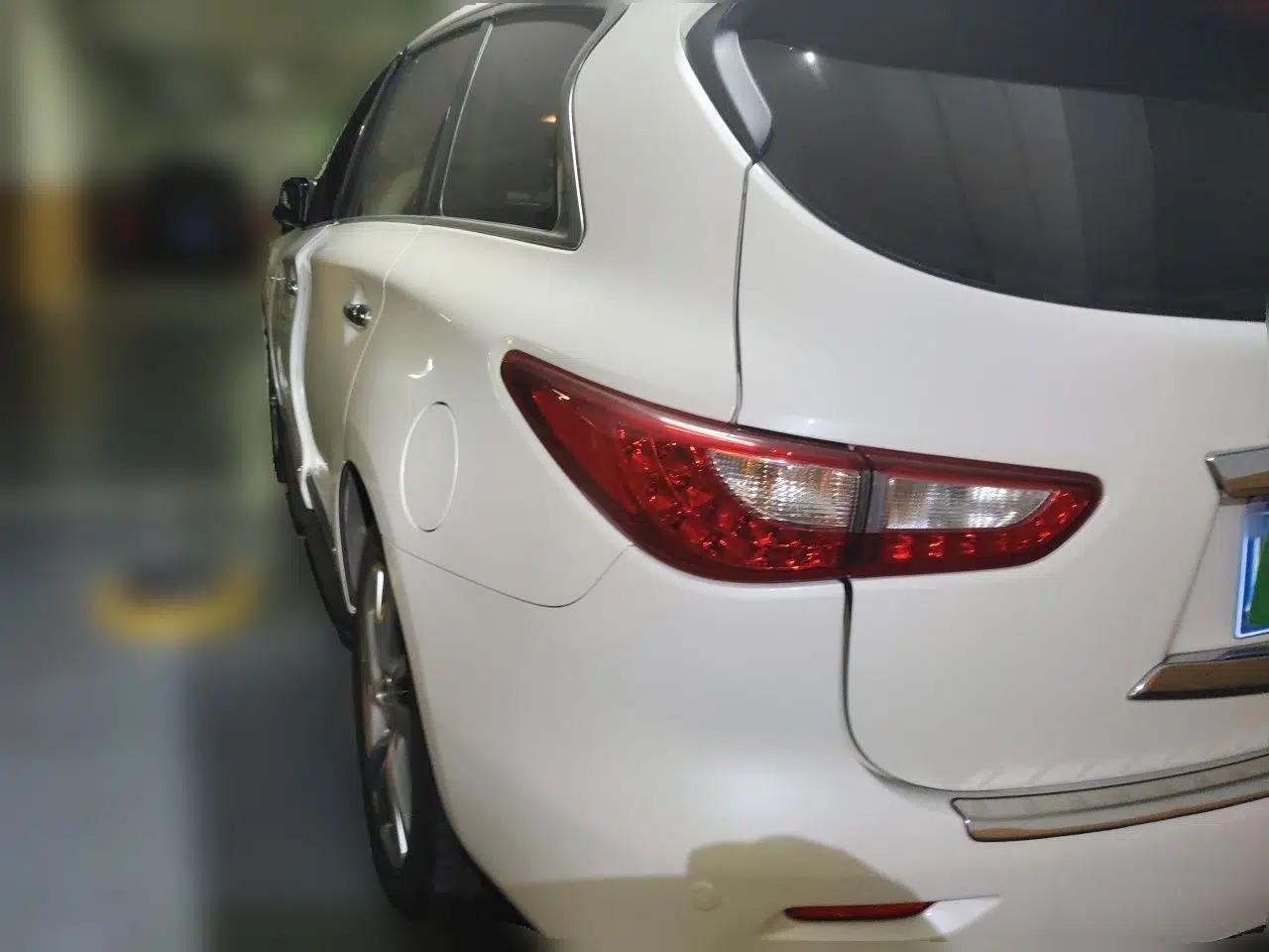 Infiniti QX60 2014 2.5 S/C Hybrid Two-Wheel Drive Excellence Edition — миниатюра 4
