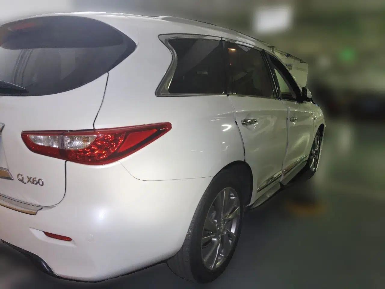 Infiniti QX60 2014 2.5 S/C Hybrid Two-Wheel Drive Excellence Edition — миниатюра 6