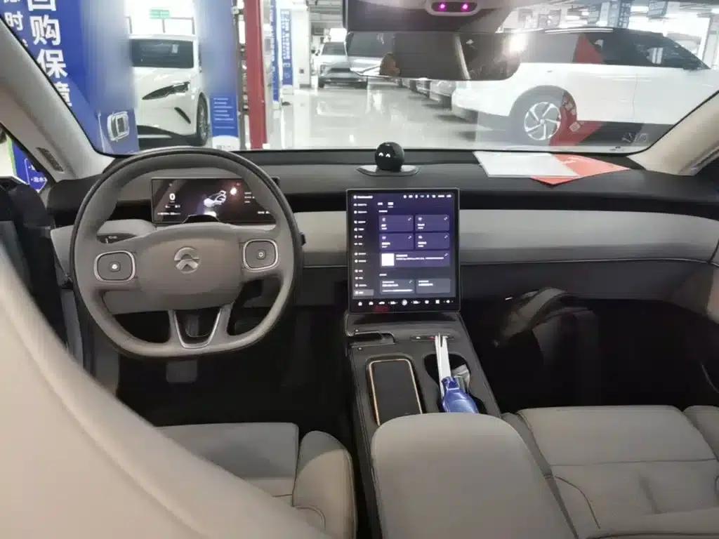NIO ET5 2022 model 75kWh — миниатюра 10