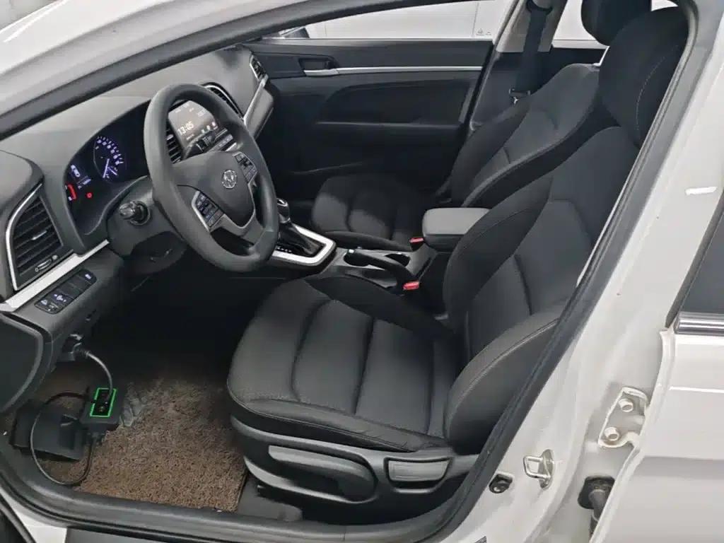 Hyundai Elantra 2016 1.6L Automatic Smart Elite Edition — миниатюра 15