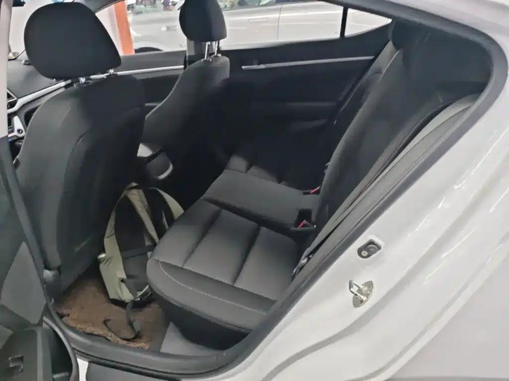 Hyundai Elantra 2016 1.6L Automatic Smart Elite Edition — миниатюра 17