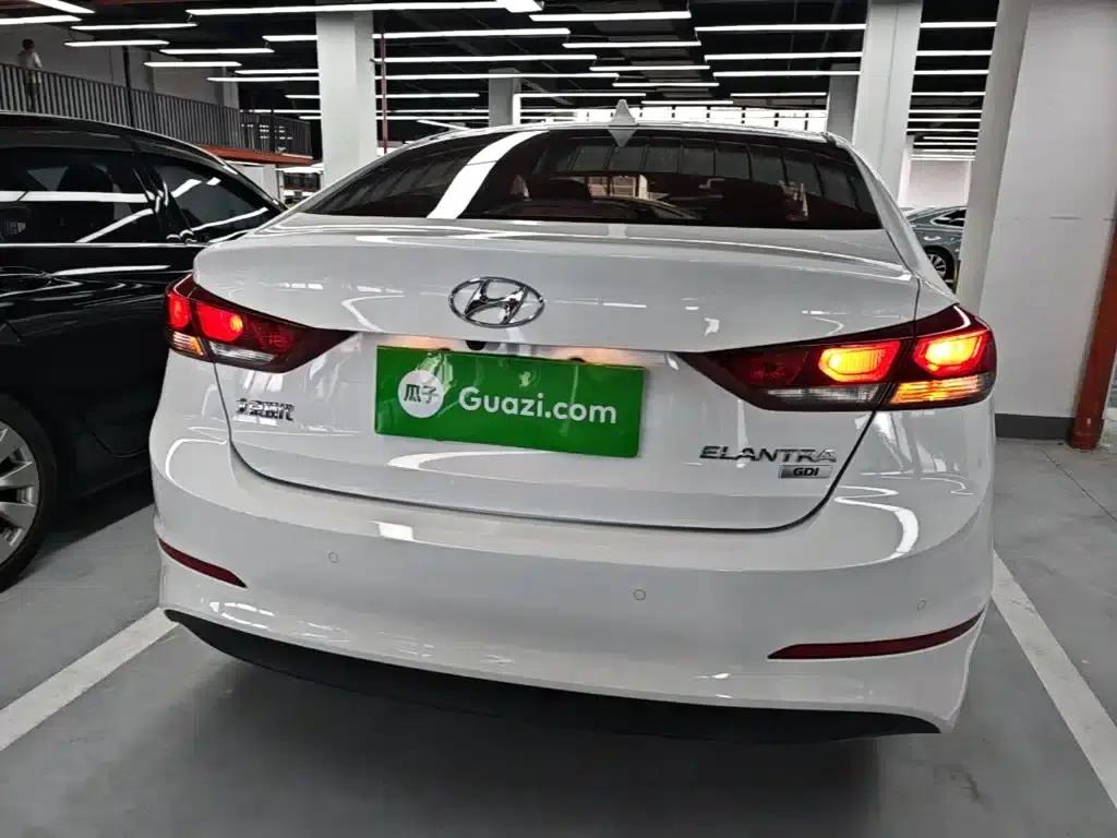 Hyundai Elantra 2016 1.6L Automatic Smart Elite Edition — миниатюра 6