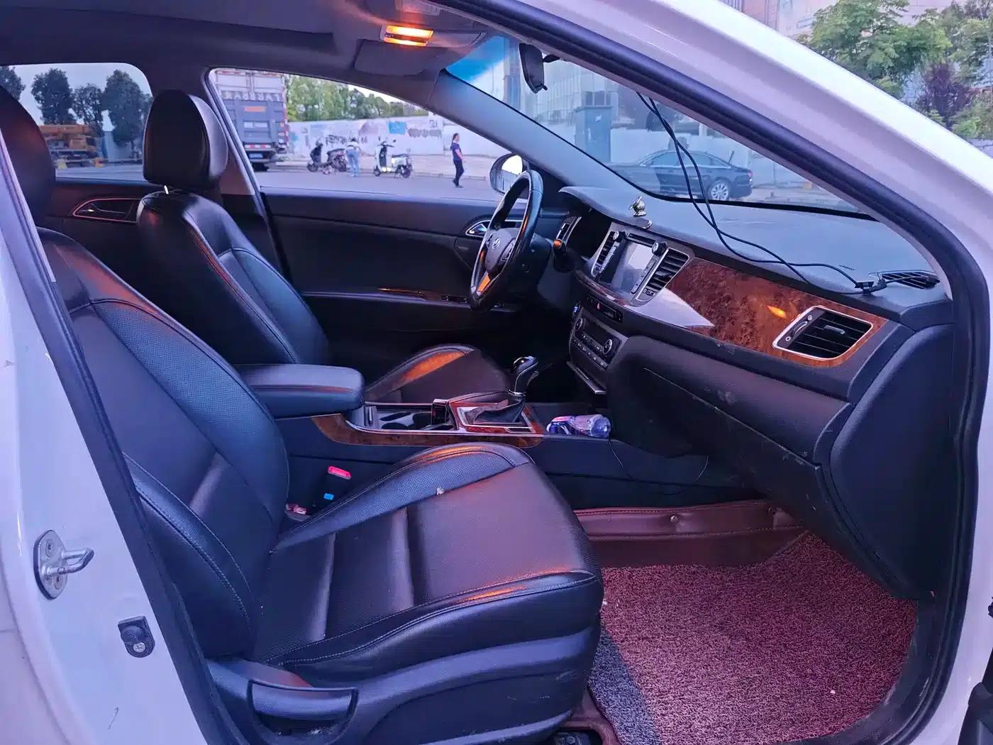 2014 Mistra 1.8L Automatic Premium DLX — миниатюра 6