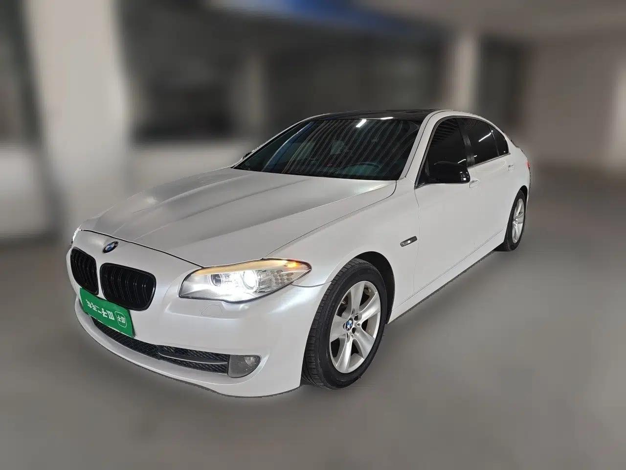 BMW 5 Series 2011 528Li Leading Model — миниатюра 1