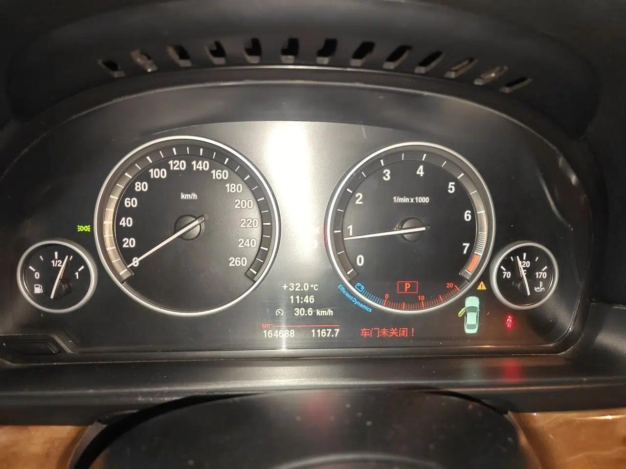 BMW 5 Series 2011 528Li Leading Model — миниатюра 11
