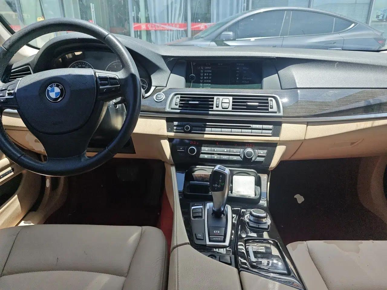 BMW 5 Series 2012 530Li Leading Model — миниатюра 9