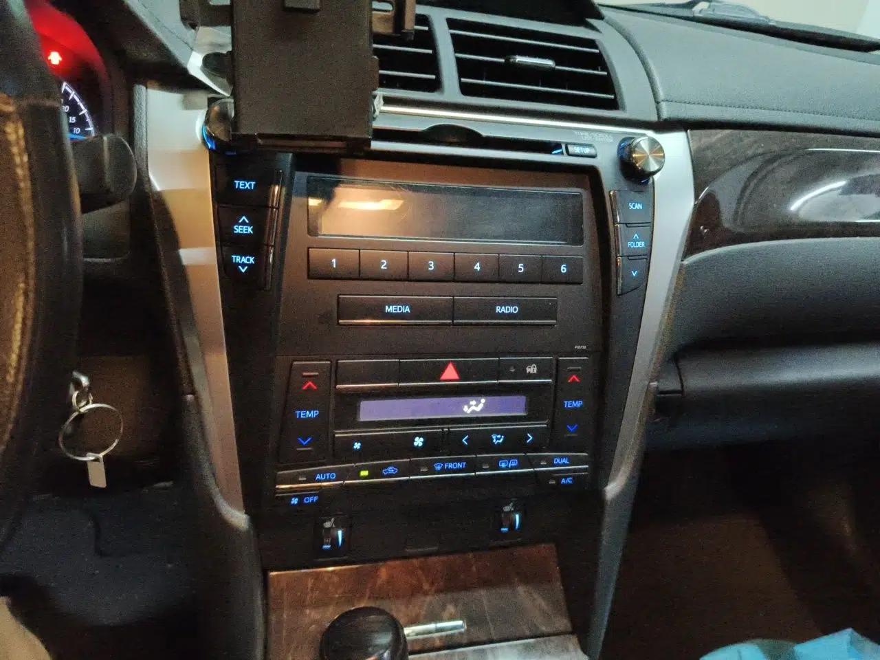 Toyota Camry 2015 2.0G Premier Edition — миниатюра 13