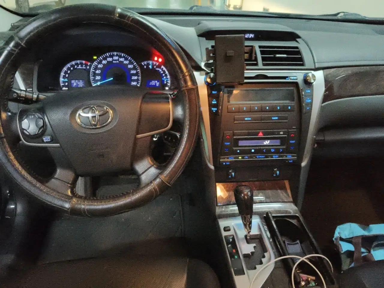 Toyota Camry 2015 2.0G Premier Edition — миниатюра 9