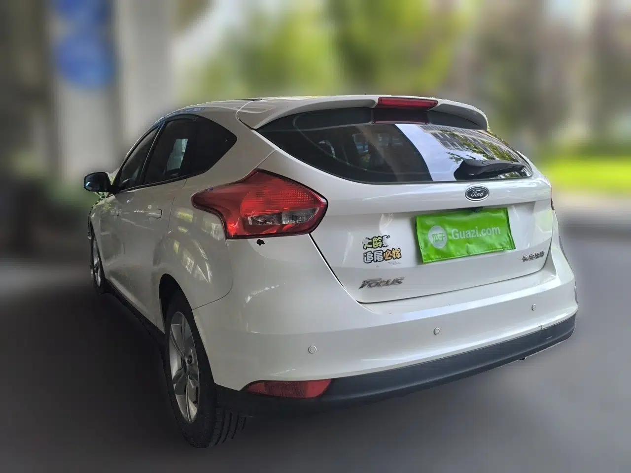 Ford Focus 2017 Hatchback 1.6L Automatic Comfort Plus SmartDrive Edition — миниатюра 4
