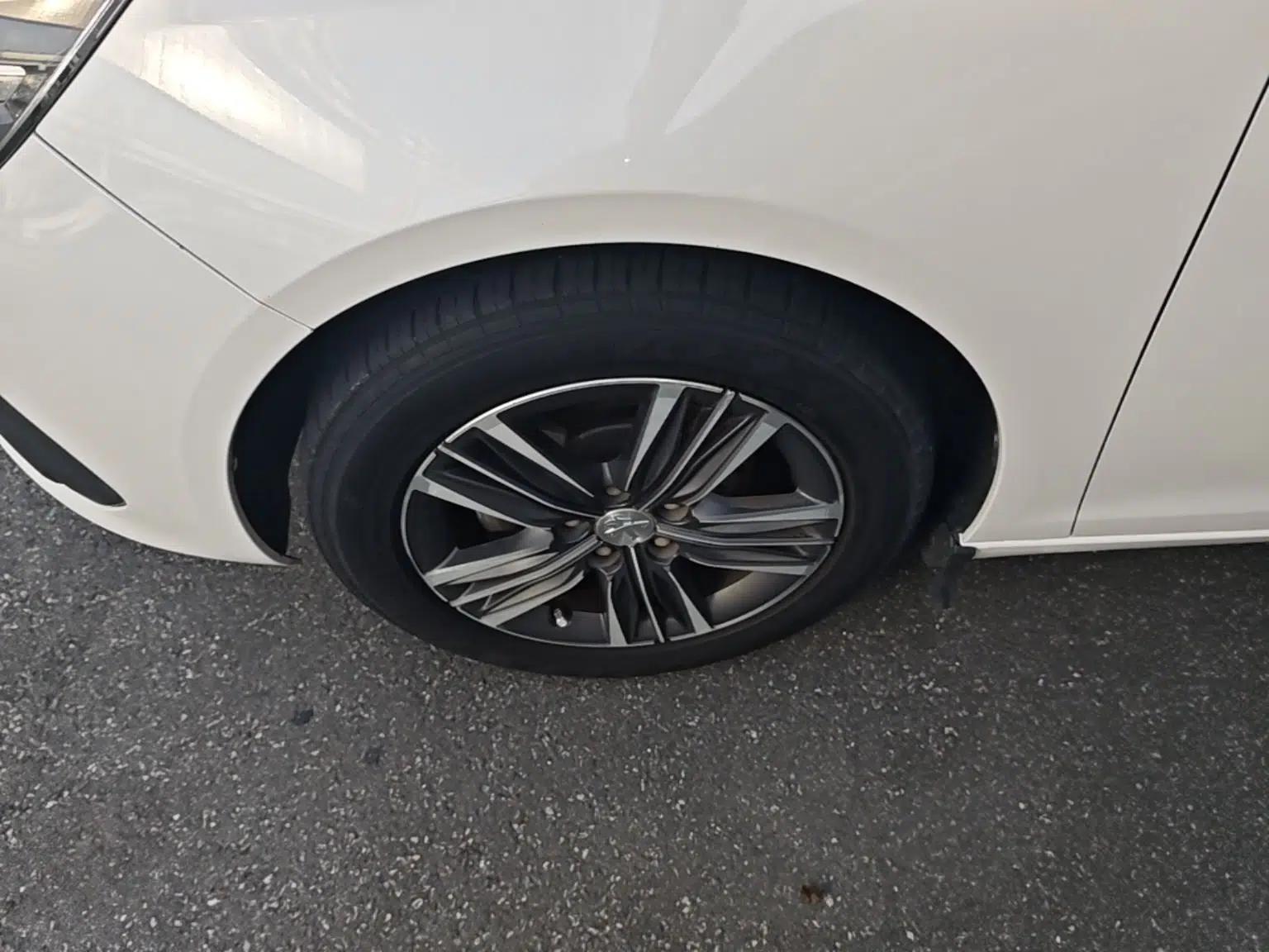 Peugeot 308 2016 1.6L Automatic Fashion Edition — миниатюра 10