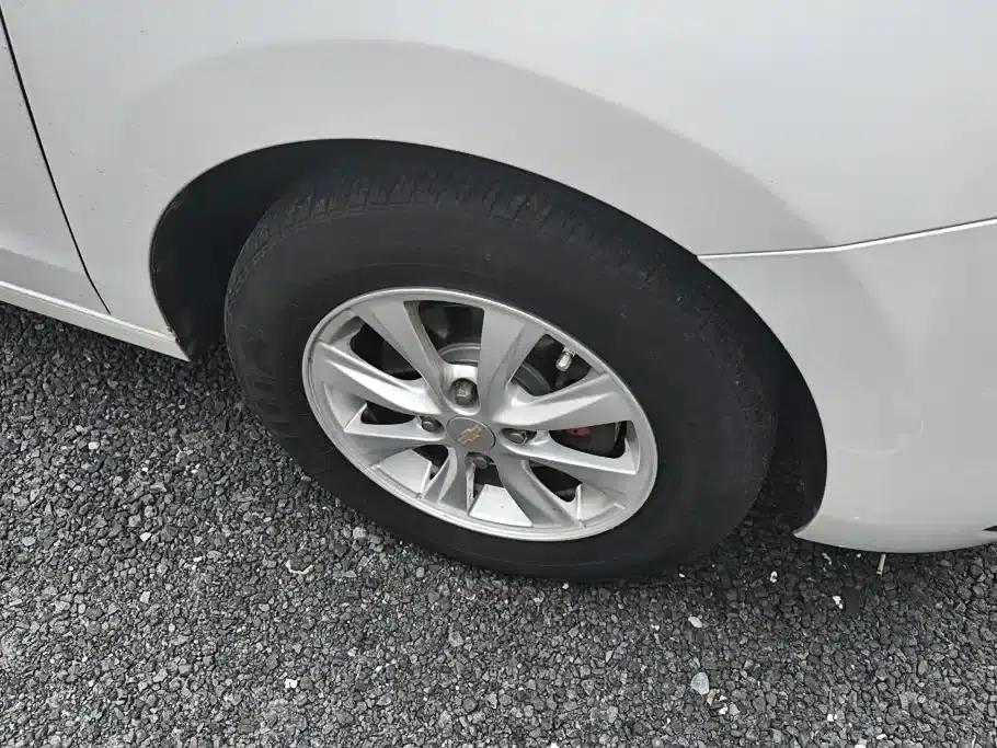 Chevrolet Aveo RV 2016 1.5L Manual Comfort Edition — миниатюра 6