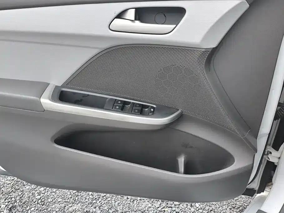 Chevrolet Aveo RV 2016 1.5L Manual Comfort Edition — миниатюра 7