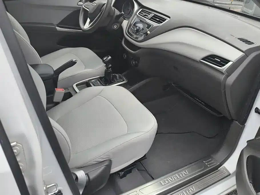 Chevrolet Aveo RV 2016 1.5L Manual Comfort Edition — миниатюра 8